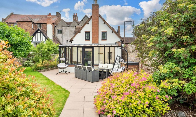 Bridgnorth Cottage | Barn Cottage