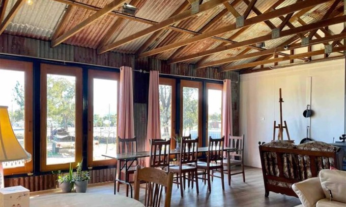 Wallangarra House | Barn Cottage | Granite Belt Tiny Town Stay