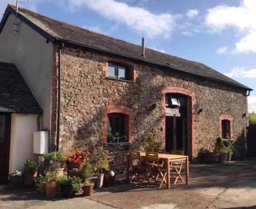 Broadwoodkelly House | Barn on a Farm in the Heart of Rural Devon