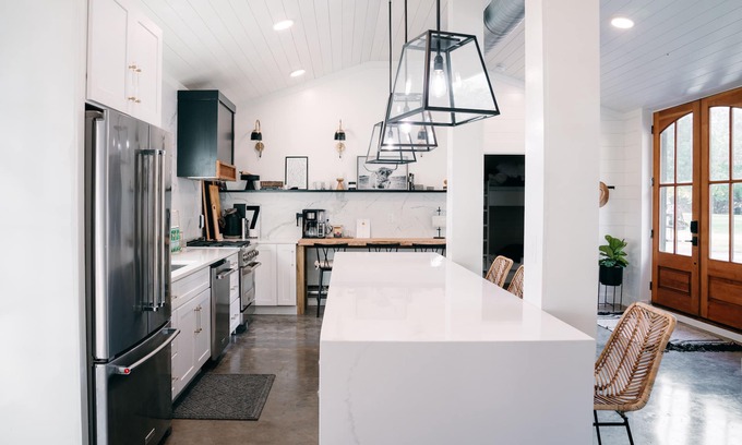 Columbia House | Barn on Modern Working Farm South of Nashville