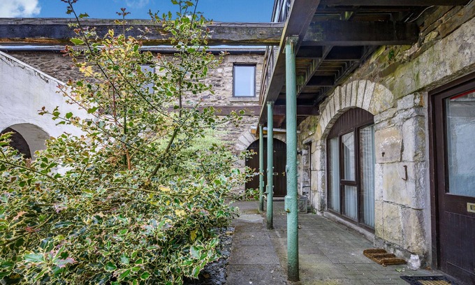 Lindale Cottage | BARN OWL COTTAGE, family friendly, with a garden in Lindale