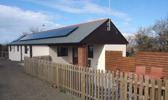 Bideford Cottage | BARN VIEW, pet friendly, country holiday cottage in Welcombe Mouth