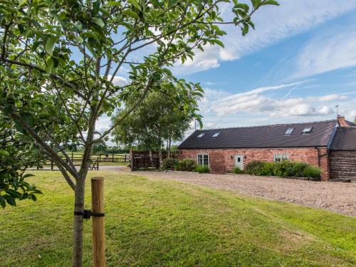 Foxt House | Barnfields Holiday Cottage