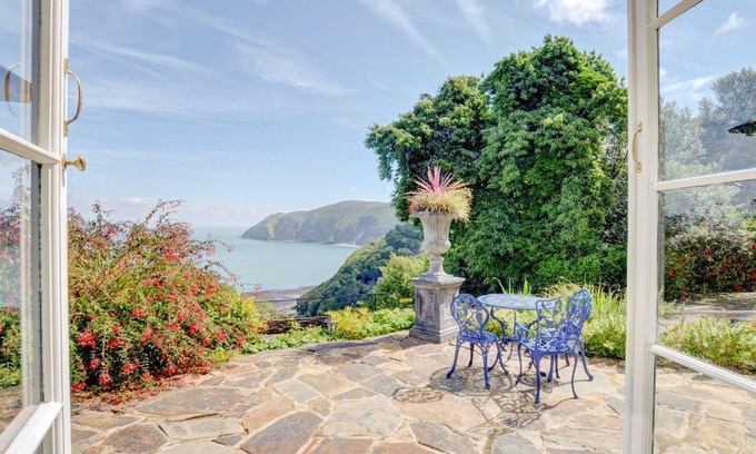 Lynton House | Baronet's Quarters