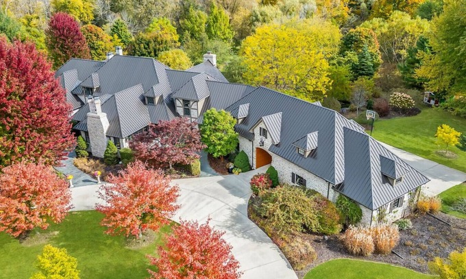 Sheboygan House | Baronwood Oasis-Indoor Pool/Spa-Arcades-16beds-LUX