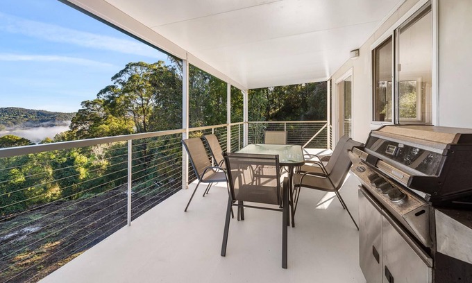 North Maleny House | Baroon - Stunning Two Bedroom Cottage Near Lake Baroon