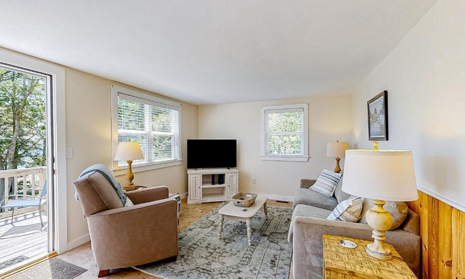 Boothbay Harbor Apartment | Barrett's Watch Apartment