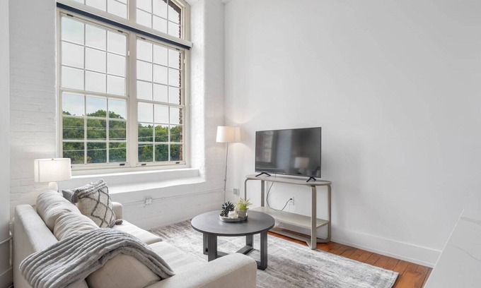 Sans Souci Apartment | Barsala l Stylish 1BD Mill Apartment with Scenic Views