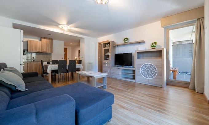 Arinsal Apartment | Barthe Holidays I Apartamento moderno en Arinsal 6PAX a pie de pistas I Balcón con vistas y parking I Riu