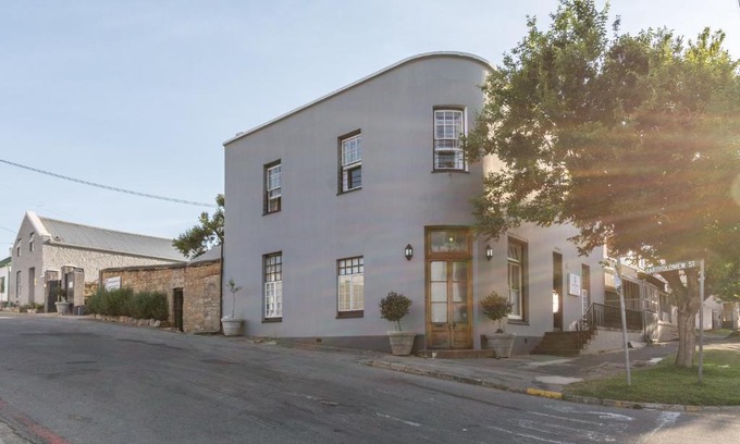 Grahamstown Bed & Breakfast | Bartholomew's Loft