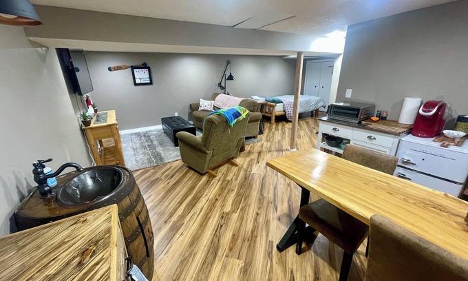 St. Louis Park Apartment | Basement guest suite in a quiet home. Safe and family friendly neighborhood