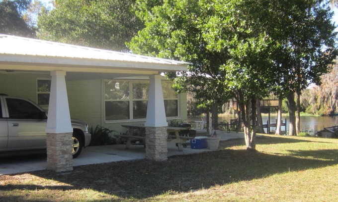 Citrus Springs House | Bass Fishing, Kayaking or just Relaxing From Your Own Private Home & Boat Dock
