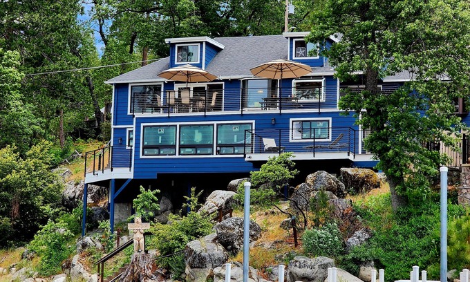Bass Lake Cabin | Bass Lakefront Luxury w/private dock and game/bar room