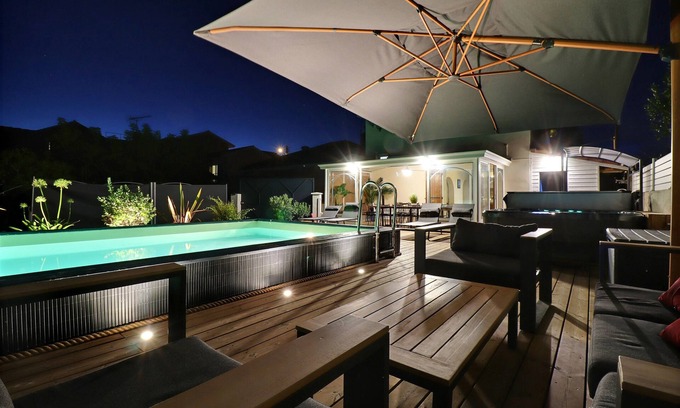 Gujan-Mestras House | Bassin d'Arcachon house with swimming pool, jacuzzi and pétanque court.