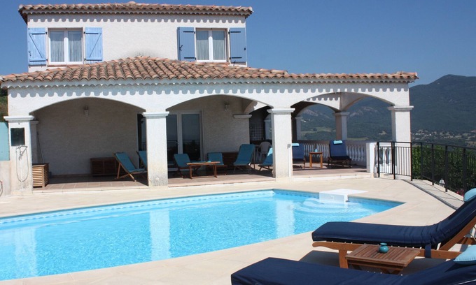 Bastelicaccia House | Bastelicaccia: houses/villas - 6 rooms - 8/10 persons