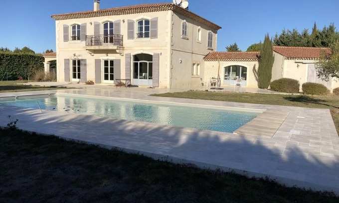 Maillane House | BASTIDE 320M² WITH PRIVATE POOL, "village on foot", 12 People