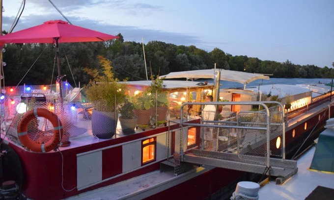 Lagny-sur-Marne Boat Rental | Bateau, Péniche Marboré - Disney