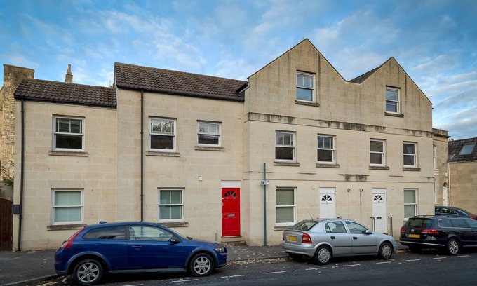 Bath Apartment | Bath Breaks Apartments