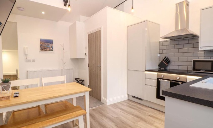 Camborne Apartment | Battell Chambers