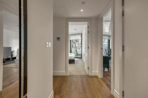 Nine Elms Apartment | Battersea Power Station 2BR 2BA Riverside