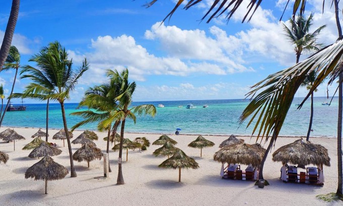 Bavaro Hotel | BAVARO BEACH HOMES with WIFI KITCHEN PARKING BBQ