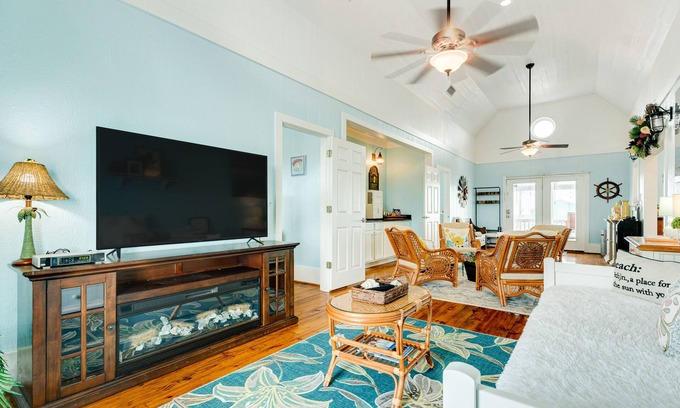 Port Bolivar House | Bay and gulf-view home with gas grill, deck, and outdoor seating area
