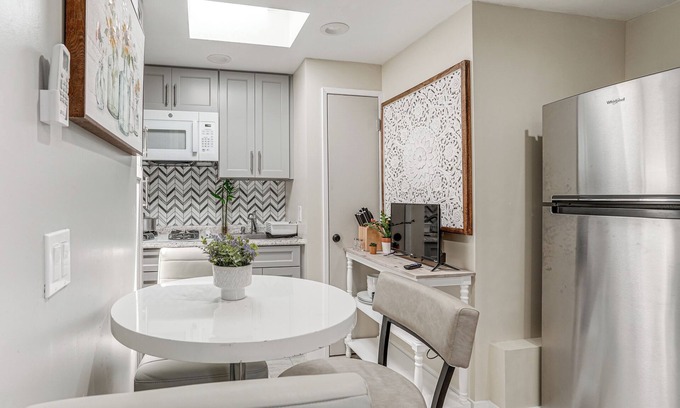 Ashland Apartment | Bay Area Studio Suite ~ 3 Mi to Shoreline!