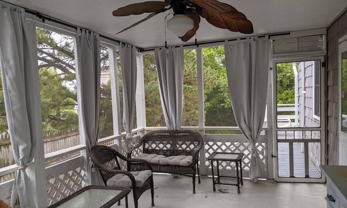 Town Bank House | Bay Beach Bungalow- 18 Pinewood Road