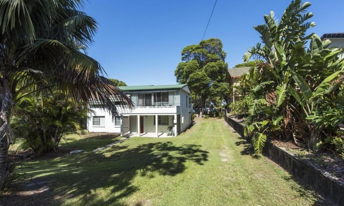 Iluka House | Bay Breeze