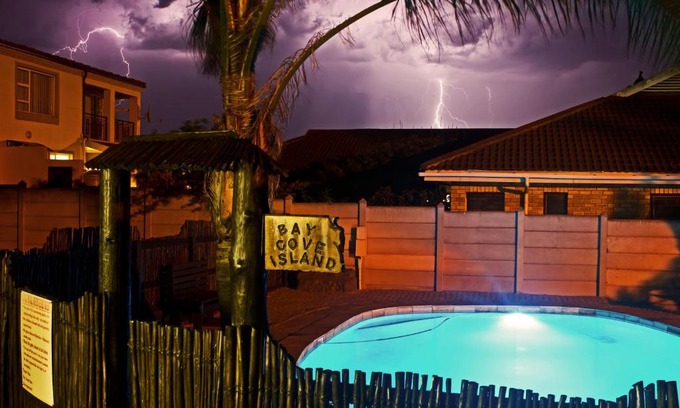 Jeffreys Bay Hotel | Bay Cove Inn