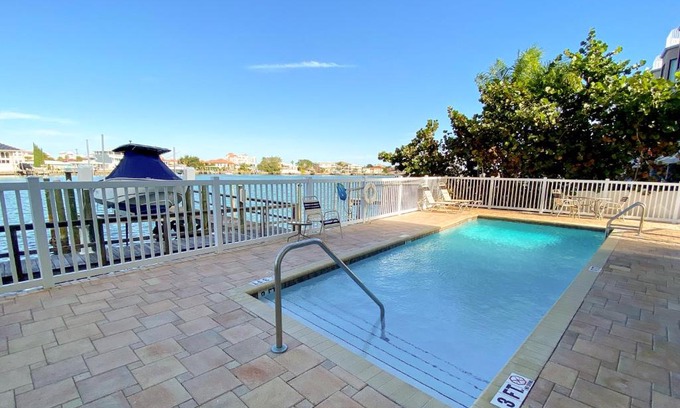Clearwater Beach Hotel | Bay Harbor 401