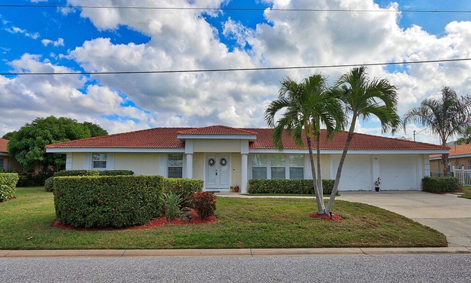Longboat Key House | Bay Haven Home on Longboat Key by RVA