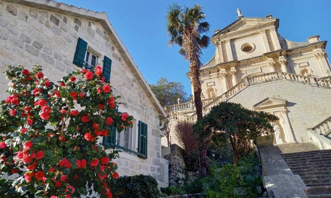 Prcanj Villa | Bay of Kotor Rustic Beach Villa