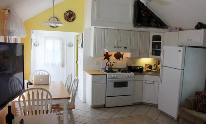 Ship Bottom House | Bay Side Beach Cottage located in Ship Bottom. Walking distance to shops, attractions and dining 135089