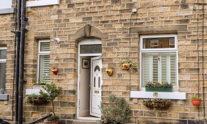 Marsden Cottage | BAY TREE COTTAGE, pet friendly, with open fire in Marsden