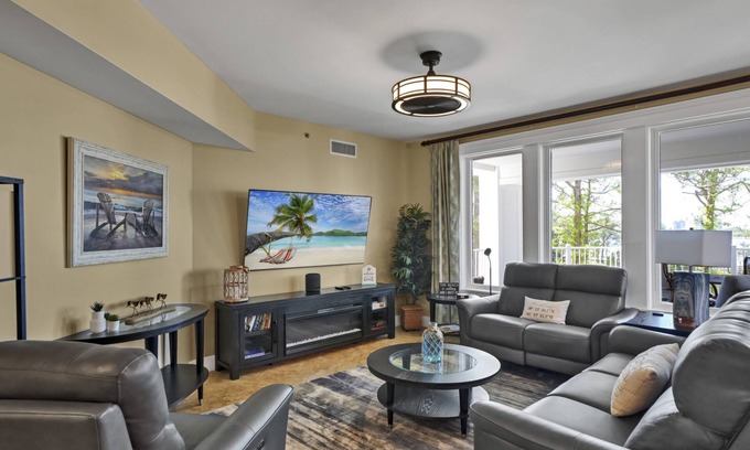 Baytowne Wharf Condo | BAY VIEW! MARINA VIEW! RESORT POOL! HUGE 3/3 CONDO IN RESORT! MINUTES TO THE GULF!