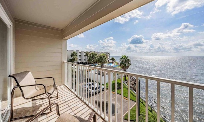 Rocky Point House | Bay View Pool, Minutes to Airport & Downtown