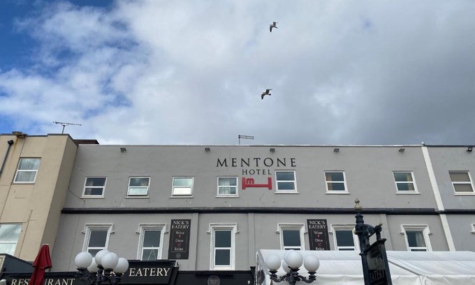 Weston-super-Mare Hotel | Bay view rooms at Mentone Hotel