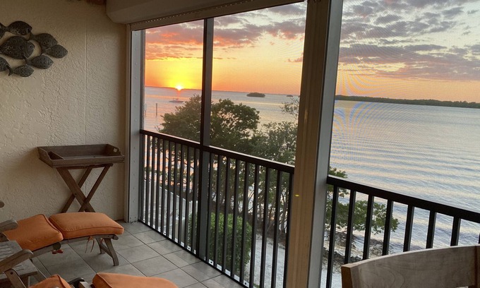 Punta Rassa Condo | Bay View Tower #233 SPACIOUS 2 BED CONDO WITH SUNSET & BEACH VIEWS FROM PRIVATE LANAI