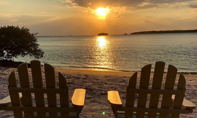 Punta Rassa Condo | Bay View Tower #235 AMAZING SANIBEL SUNSETS 2 BED CONDO WITH PRIVATE LANAI