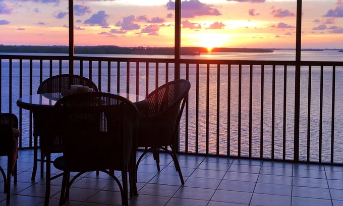 Punta Rassa Condo | Bay View Tower #532 RELAXING 2 BEDROOM CONDO WITH SPECTACULAR VIEW FROM PRIVATE LANAI