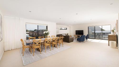 Nelson Bay Apartment | Bay Vista Penthouse - Heart of Nelson Bay