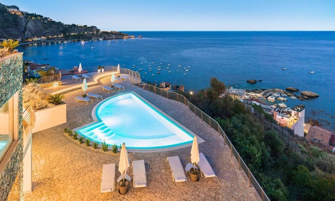 Giardini Naxos Villa | Baya Bella - Giardini-naxos ,Sicily