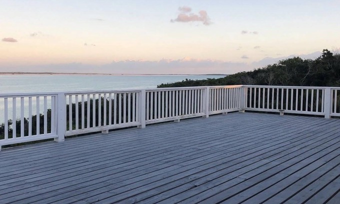 Bottle Creek House | Bayfront Family Vacation Rental - OCEAN VIEW - Bottle Creek, North Caicos