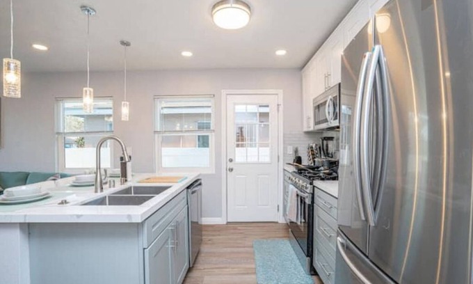 Lincoln Acres House | Bayfront Newly Remodeled Home #An