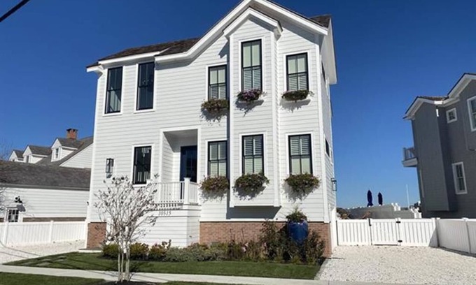 Stone Harbor House | Bayfront Pet-Friendly New Construction Home