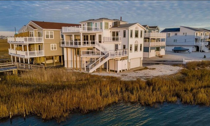 Dennisville House | Bayfront single family home in Sea Isle City