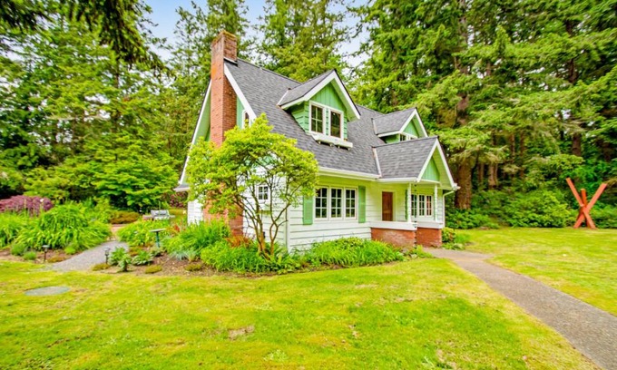 Camano Island House | Bayleaf Cottage