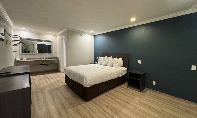 Bakersfield Hotel | Baymont by Wyndham Bakersfield