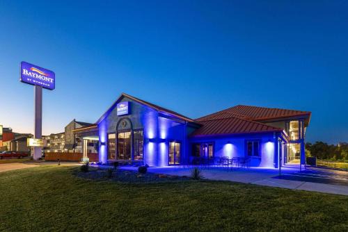 Branson Hotel | Baymont by Wyndham Branson Thousand Hills